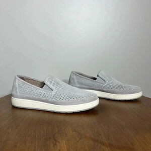 DONALD J PLINER MADDOX‎ SUEDE PERFORATED SNEAKER Size 8.5